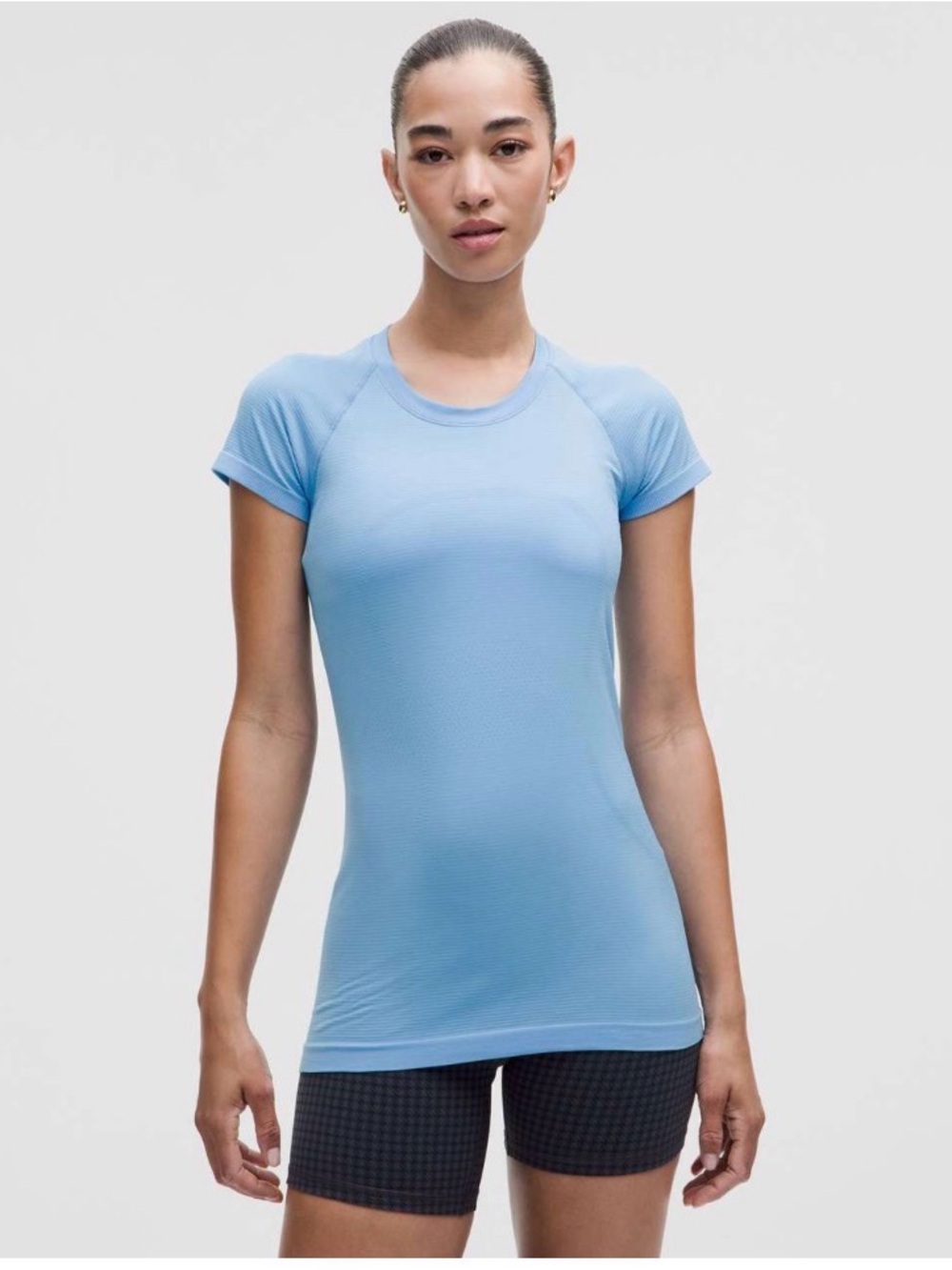 Lululemon Swiftly Tech Short-Sleeve Shirt 2.0 Hip Length Size 4 Aero Blue Yoga